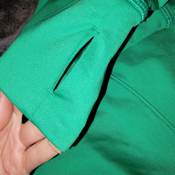 Under Armour Green Long Sleeve Women's Top Size Small - Picture 5 of 7